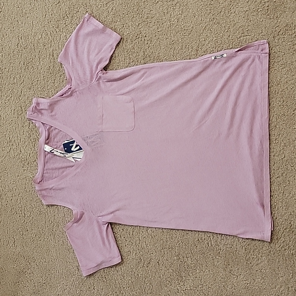 NWT Cold Shoulder Pocket Tee Seven7